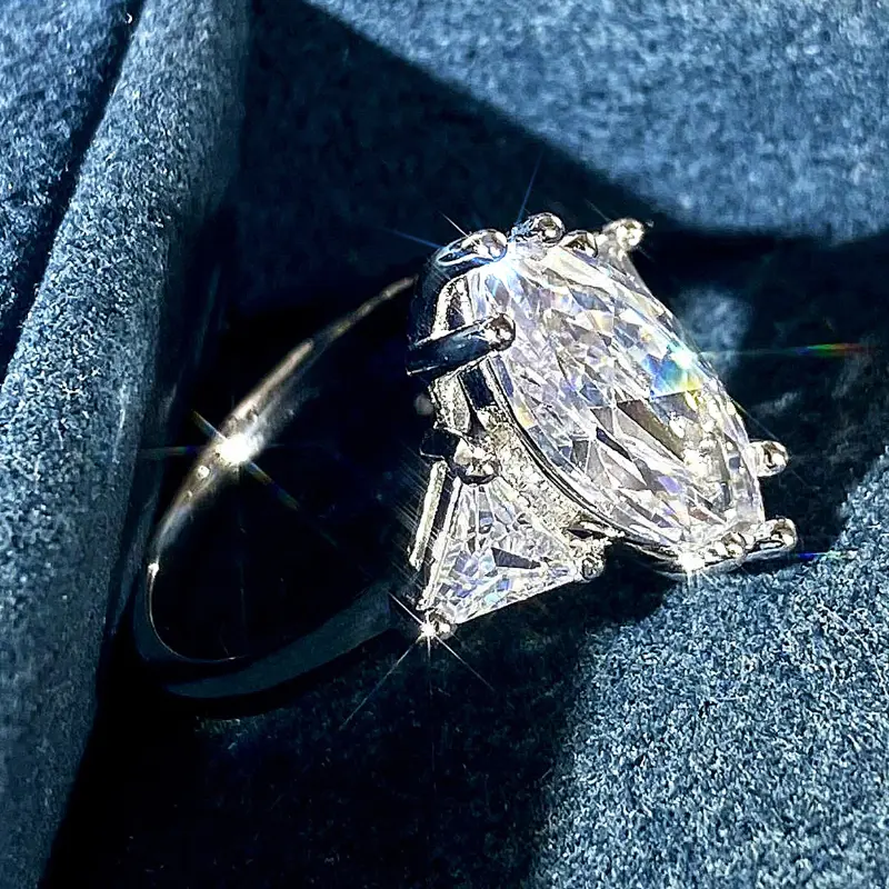 Huitan Gorgeous Marquise Cubic Zirconia Rings for Women Wedding Band Fashion Lady Simple Finger Jewelry for Engagement Ceremony