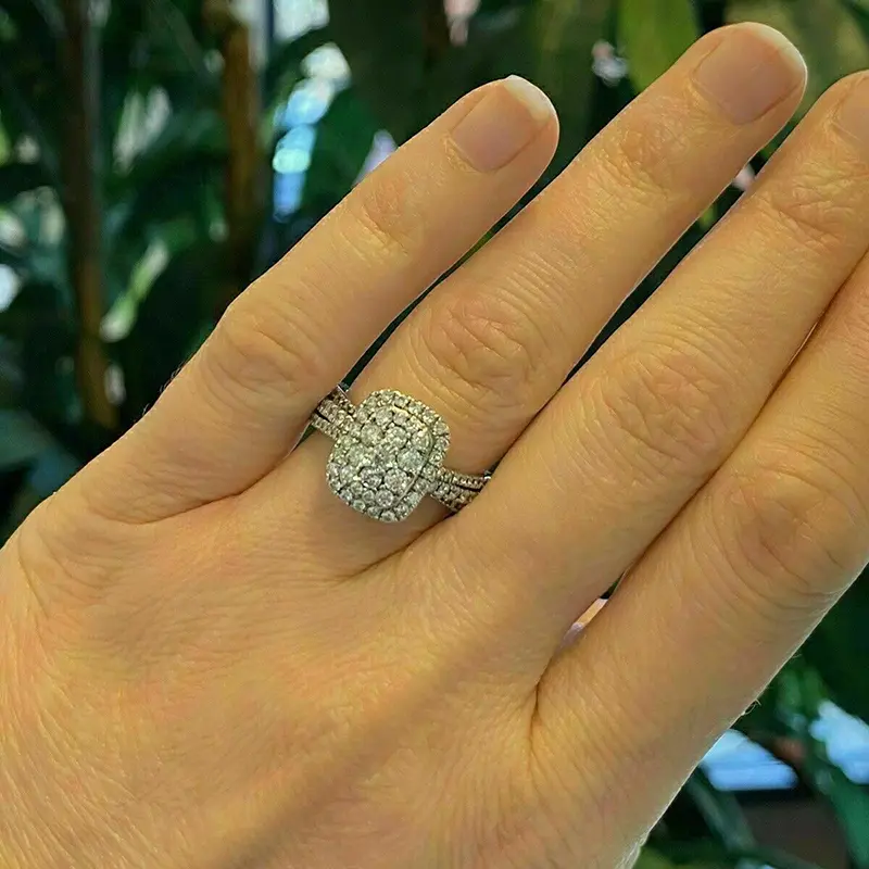 Huitan Trendy Bridal Wedding Band Ring Silver Color Shiny Round Zirconia Finger Accessories Luxury Female Engagement Jewelry