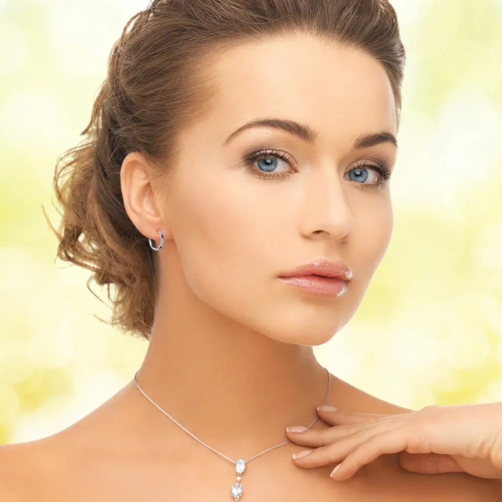 Huitan Luxury Bridal Wedding Engagement Hoop Earrings Shiny CZ Elegant Female Party Daily Wear Statement Circle Earrings Women