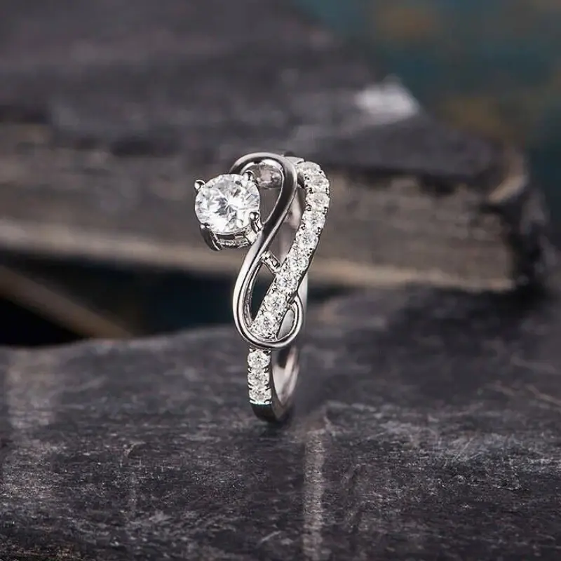 Huitan Chic Delicate Wedding Band Fashion Finger Ring Bridal Accessories with Bright Round Zirconia Luxury Silver Color Jewelry