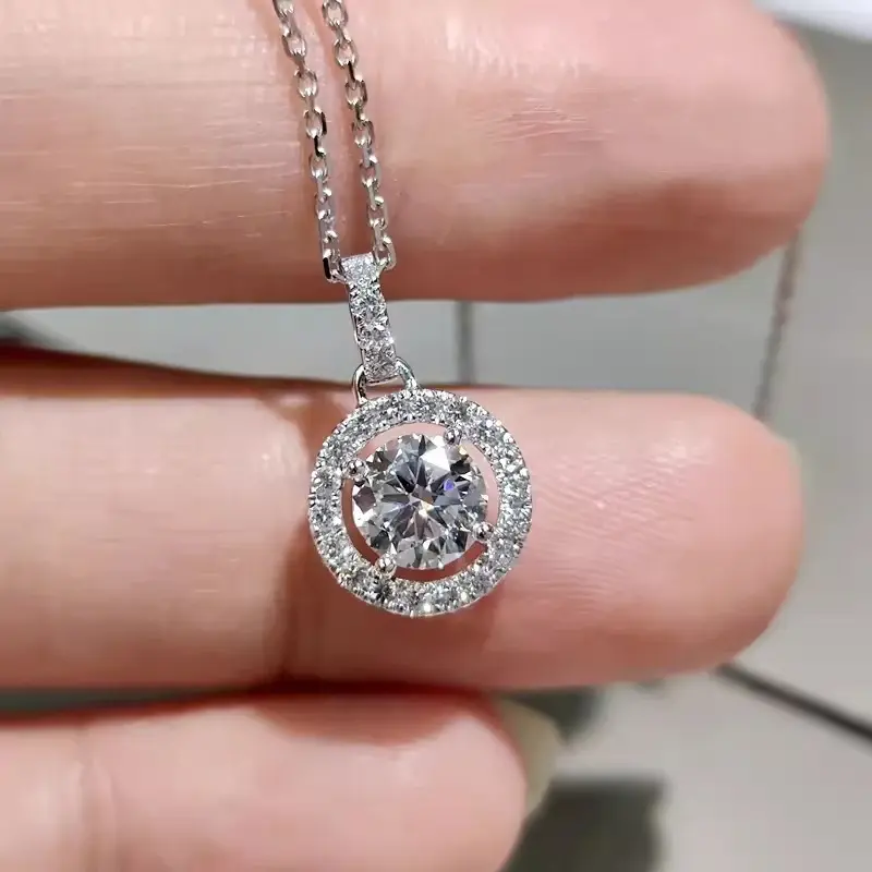 Huitan Graceful Round Zirconia Pendant Necklace for Women Bridal Wedding Jewelry Luxury Engagement Ceremony Accessories Gift