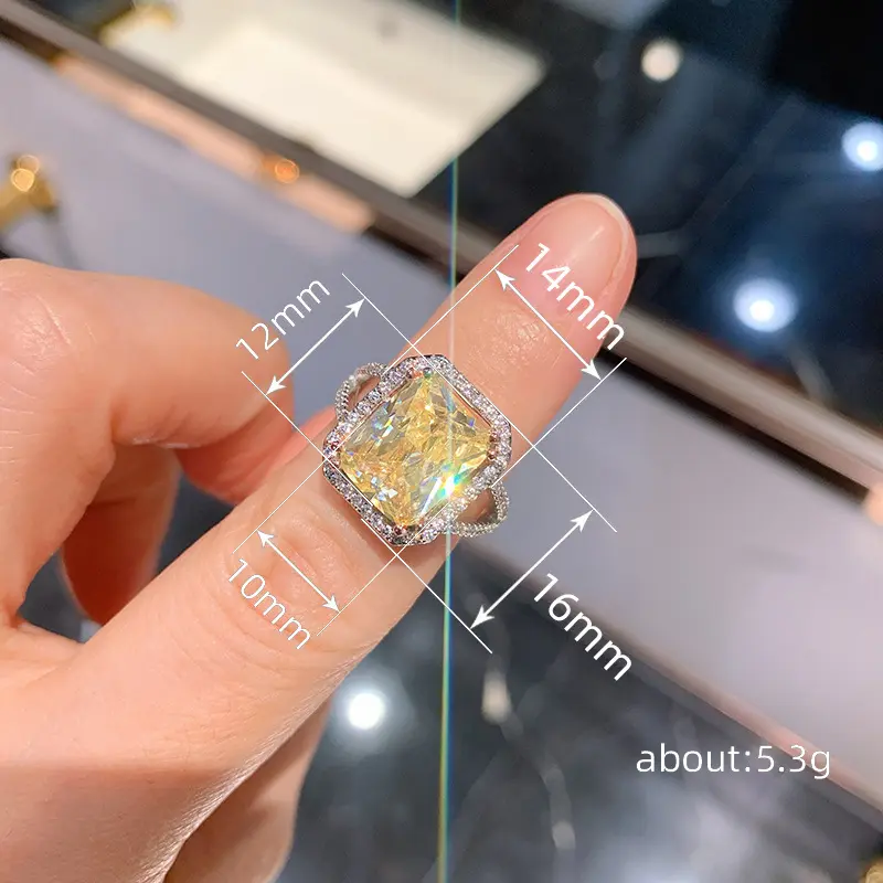Huitan Luxury Bright Yellow Zirconia Finger Ring Female Gorgeous Accessories for Engagement Ceremony Party Fashion Jewelry Gifts
