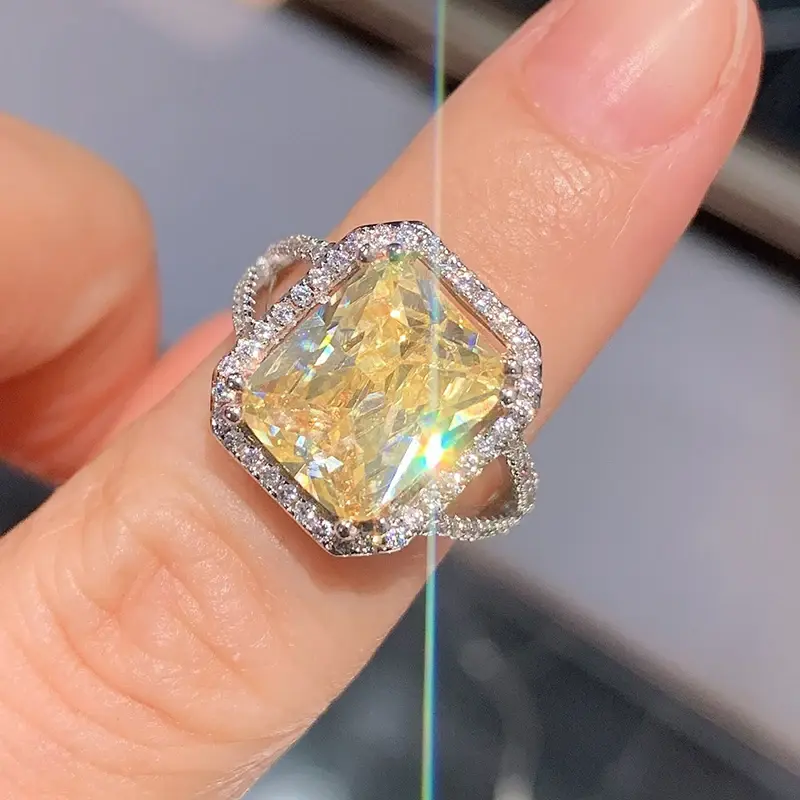 Huitan Luxury Bright Yellow Zirconia Finger Ring Female Gorgeous Accessories for Engagement Ceremony Party Fashion Jewelry Gifts