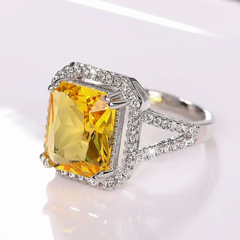 Huitan Luxury Bright Yellow Zirconia Finger Ring Female Gorgeous Accessories for Engagement Ceremony Party Fashion Jewelry Gifts