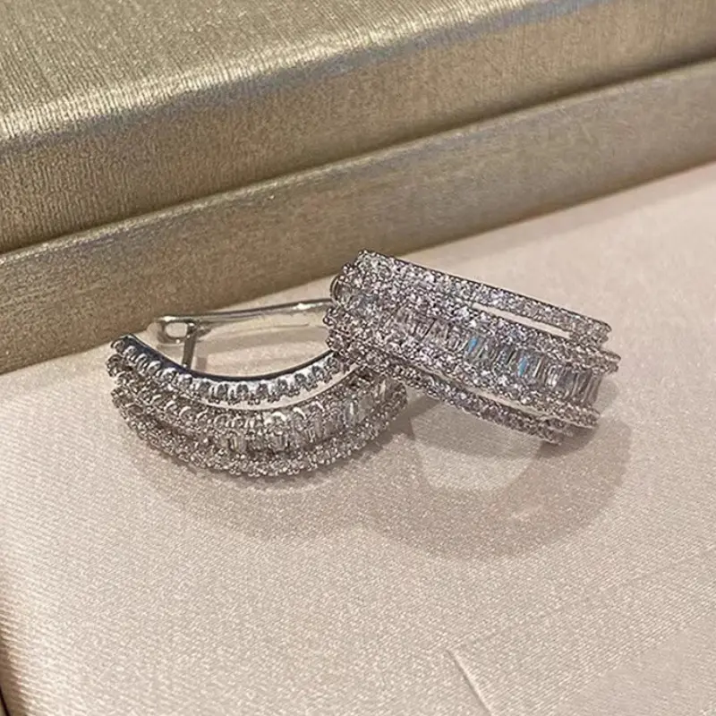 Huitan Trendy Women's Hoop Earrings Sparkling Crystal Cubic Zirconia Luxury Female Earrings New Wedding Party Fashion Jewelry