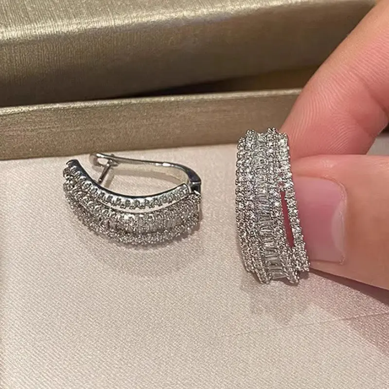 Huitan Trendy Women's Hoop Earrings Sparkling Crystal Cubic Zirconia Luxury Female Earrings New Wedding Party Fashion Jewelry
