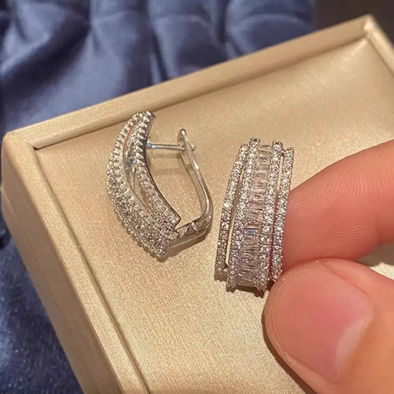 Huitan Trendy Women's Hoop Earrings Sparkling Crystal Cubic Zirconia Luxury Female Earrings New Wedding Party Fashion Jewelry