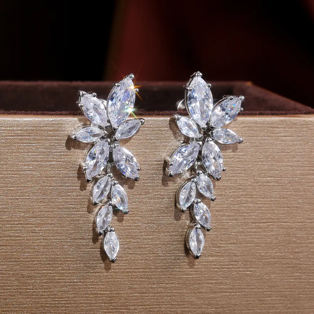 Huitan Luxury AAA Marquise Zircon Women Wedding Earring Gorgeous Leaf Shape Charm Top Quality Silver Color Lady Earrings Jewelry