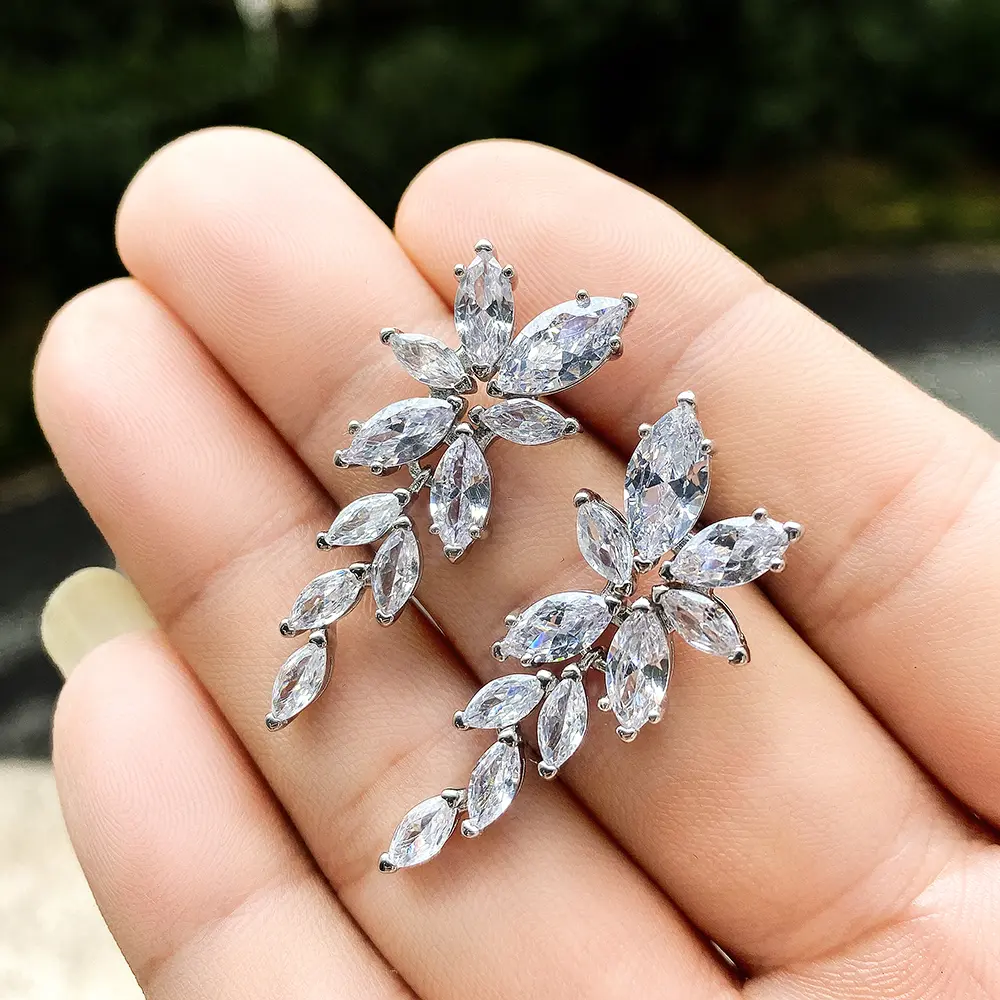 Huitan Luxury AAA Marquise Zircon Women Wedding Earring Gorgeous Leaf Shape Charm Top Quality Silver Color Lady Earrings Jewelry