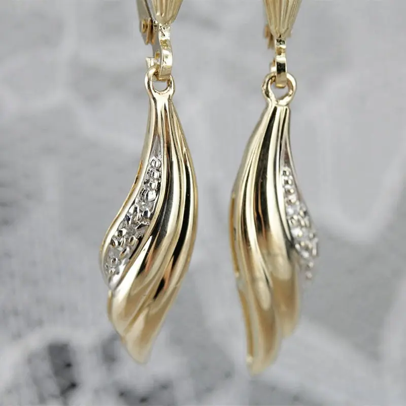 Huitan Fashion Gold Color Dangle Earrings Bridal Wedding Engagement Earring with Crystal CZ Zirconia Good Quality Women Jewelry