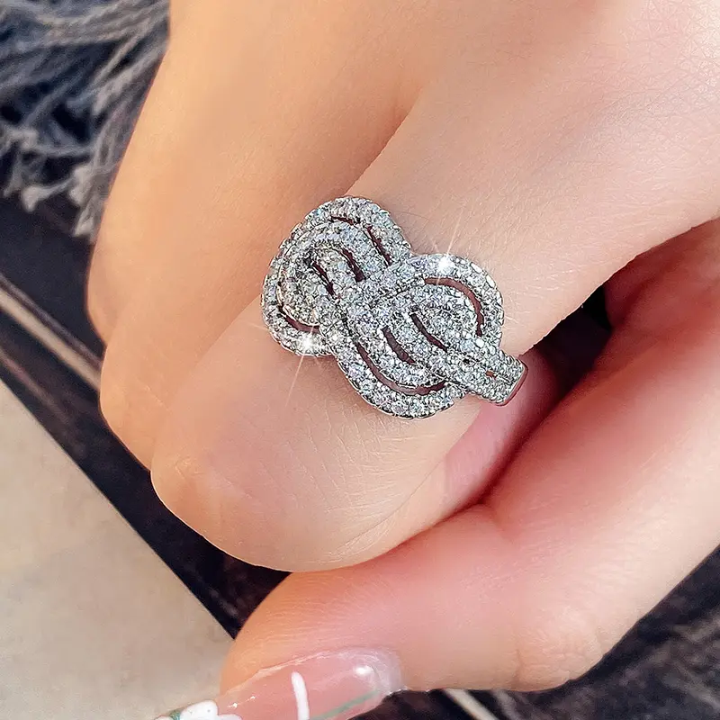 Huitan Fancy Twist Band Women's Rings Temperament Finger Accessories Engagement Wedding Bridal Rings for Party Fashion Jewelry