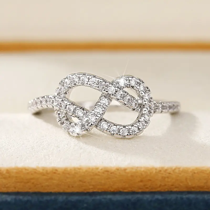 Huitan Fancy Twist Band Women's Rings Temperament Finger Accessories Engagement Wedding Bridal Rings for Party Fashion Jewelry