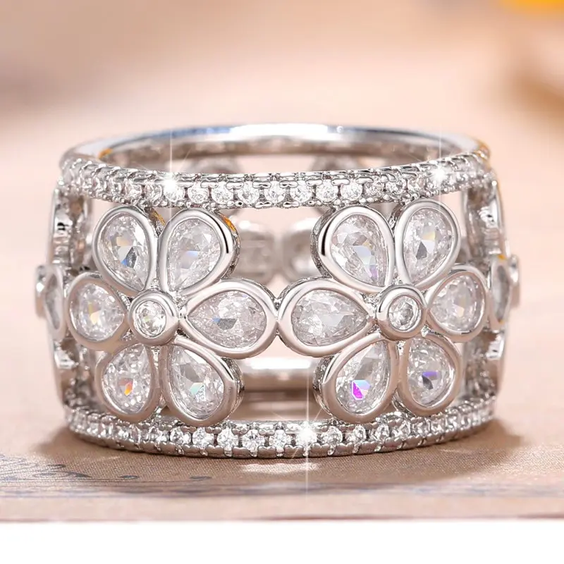 Huitan New Luxury Women Rings Modern Fashion Design Wedding Bands Hollow Out Finger Rings with Sparkling CZ 2023 Trendy Jewelry