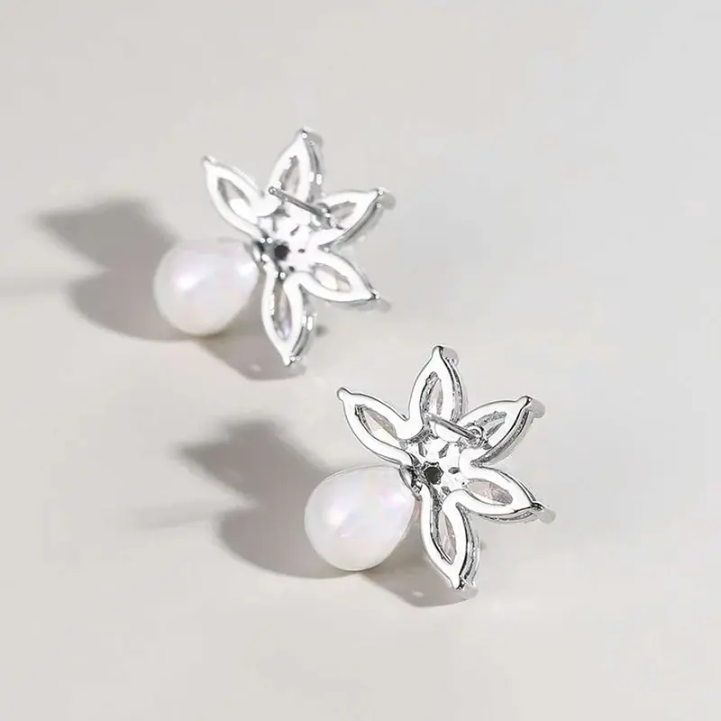 Huitan Exquisite Women's Imitation Pearl Earrings Dazzling Crystal Cubic Zirconia Temperament Elegant Bridal Wedding Jewelry