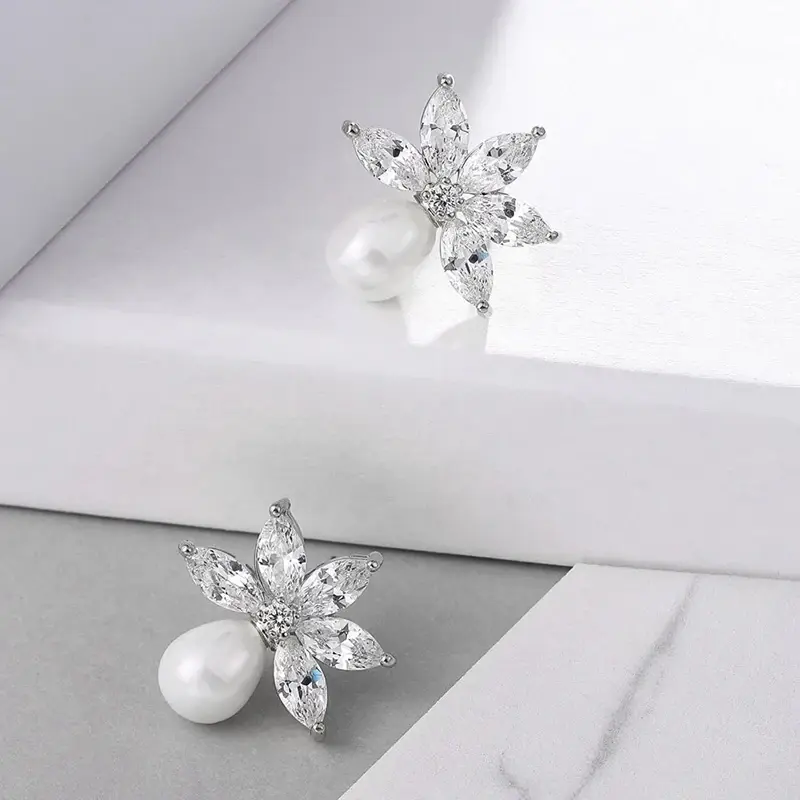 Huitan Exquisite Women's Imitation Pearl Earrings Dazzling Crystal Cubic Zirconia Temperament Elegant Bridal Wedding Jewelry