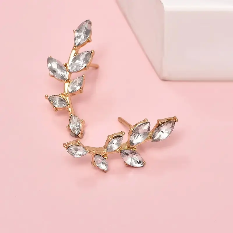 Huitan Leaf Stud Earrings Lady Shiny Cubic Zirconia Accessories Silver Color/Gold Color Daily Wearable Jewelry for Female