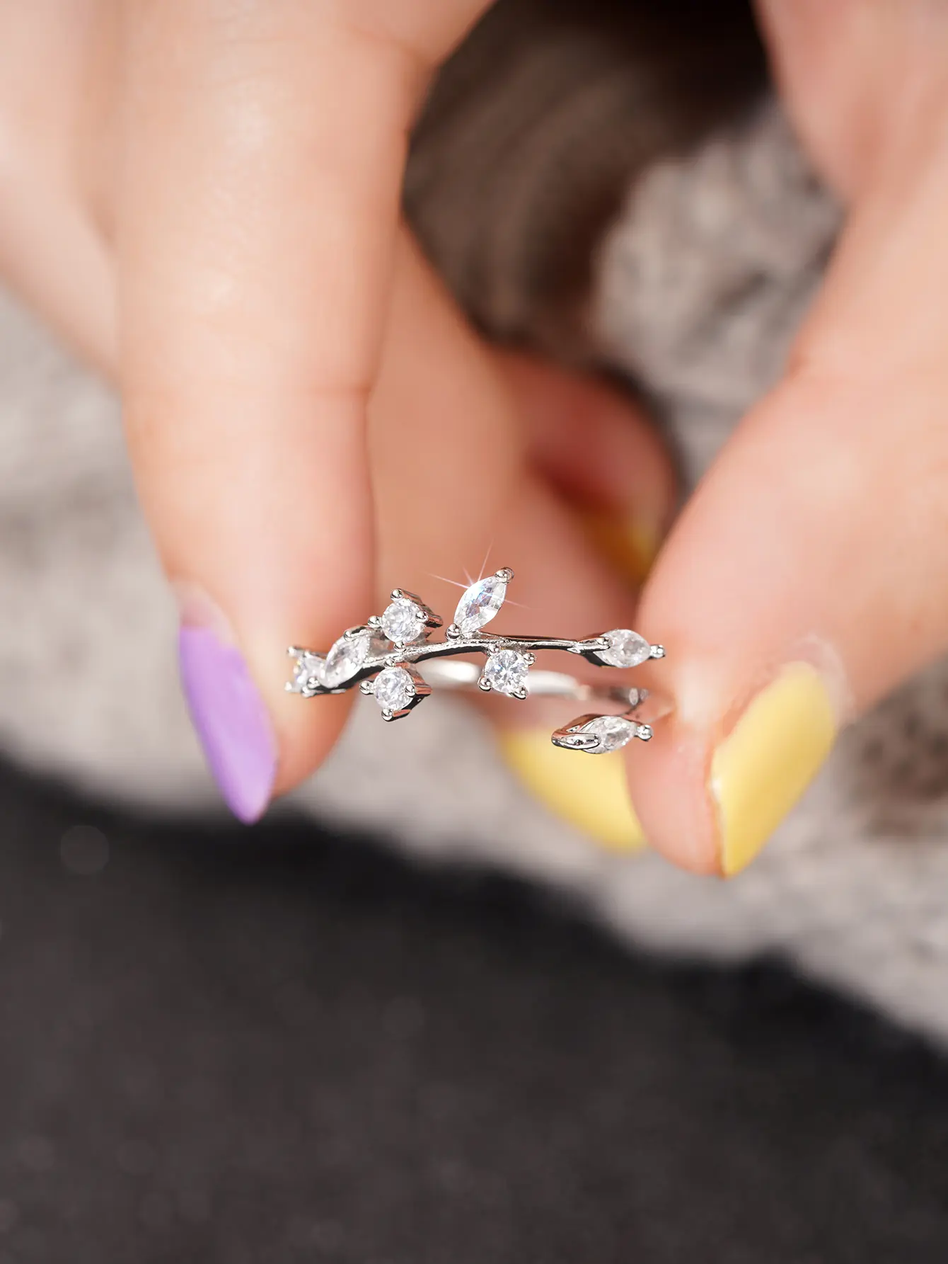 Huitan Simple Style Leaves Design Opening Rings with Marquise Round CZ for Women Stylish Wedding Party Accessories Fancy Gift