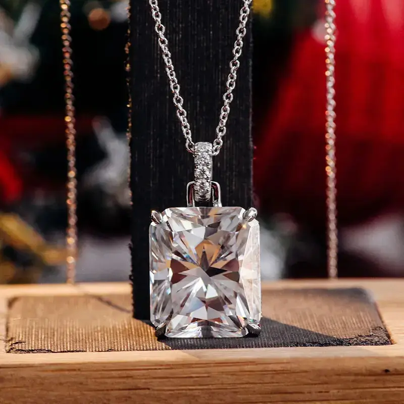 Huitan Crystal Square Cubic Zirconia Pendant Necklace Women for Wedding Simple Luxury Wedding Temperament Elegant Lady Jewelry