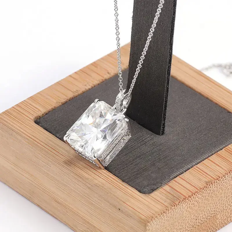 Huitan Crystal Square Cubic Zirconia Pendant Necklace Women for Wedding Simple Luxury Wedding Temperament Elegant Lady Jewelry
