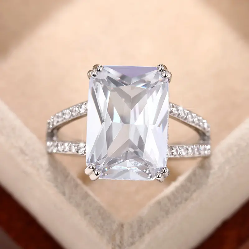Huitan Hyperbole Cubic Zirconia Rings for Women Luxury Trendy New Wedding Bands Accessories Anniversary Party Wholesale Jewelry
