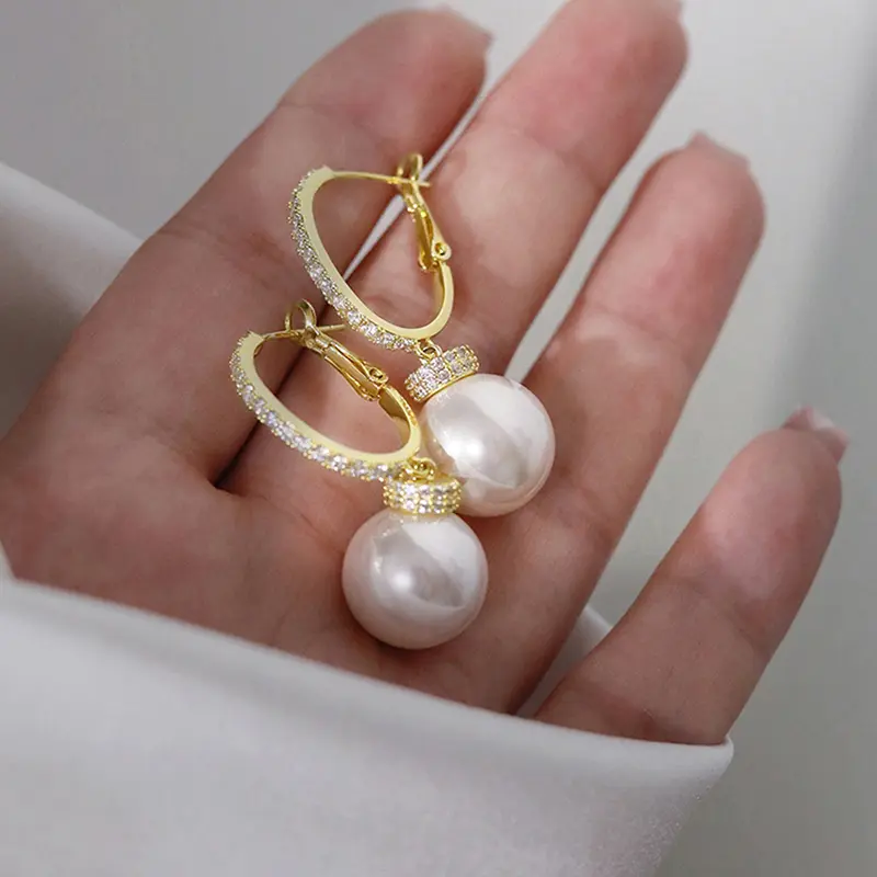 Huitan Graceful Women Wedding Earrings Gold Color Bright Zirconia Jewelry for Lady Delicate Simulated Pearl Pendant Accessories