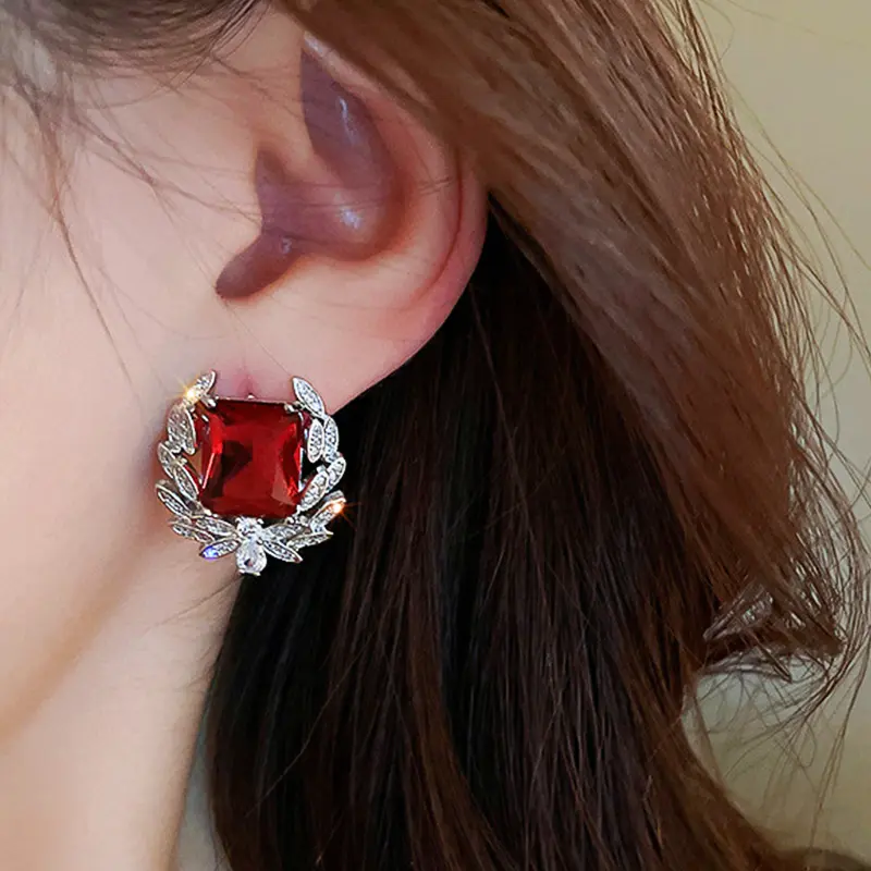 Huitan Bright Zirconia Ear Studs Lady Wedding Ceremony Jewelry Shinning Red Crystal Earrings for Women Aesthetic Women Jewelry