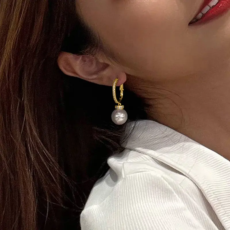 Huitan Graceful Women Wedding Earrings Gold Color Bright Zirconia Jewelry for Lady Delicate Simulated Pearl Pendant Accessories