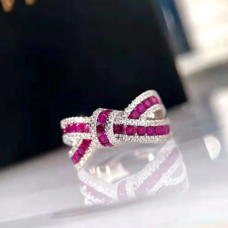 Huitan Luxury Ring Women Party Jewelry with Dazzling Cubic Zirconia Trendy Lady Gorgeous Finger Accessories for Wedding Ceremony