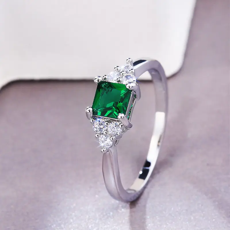 Huitan Simple Minimalist Style Finger Rings Modest Design With Cute Green Cubic Zircon Stone Proposal Engagement Rings For Girl