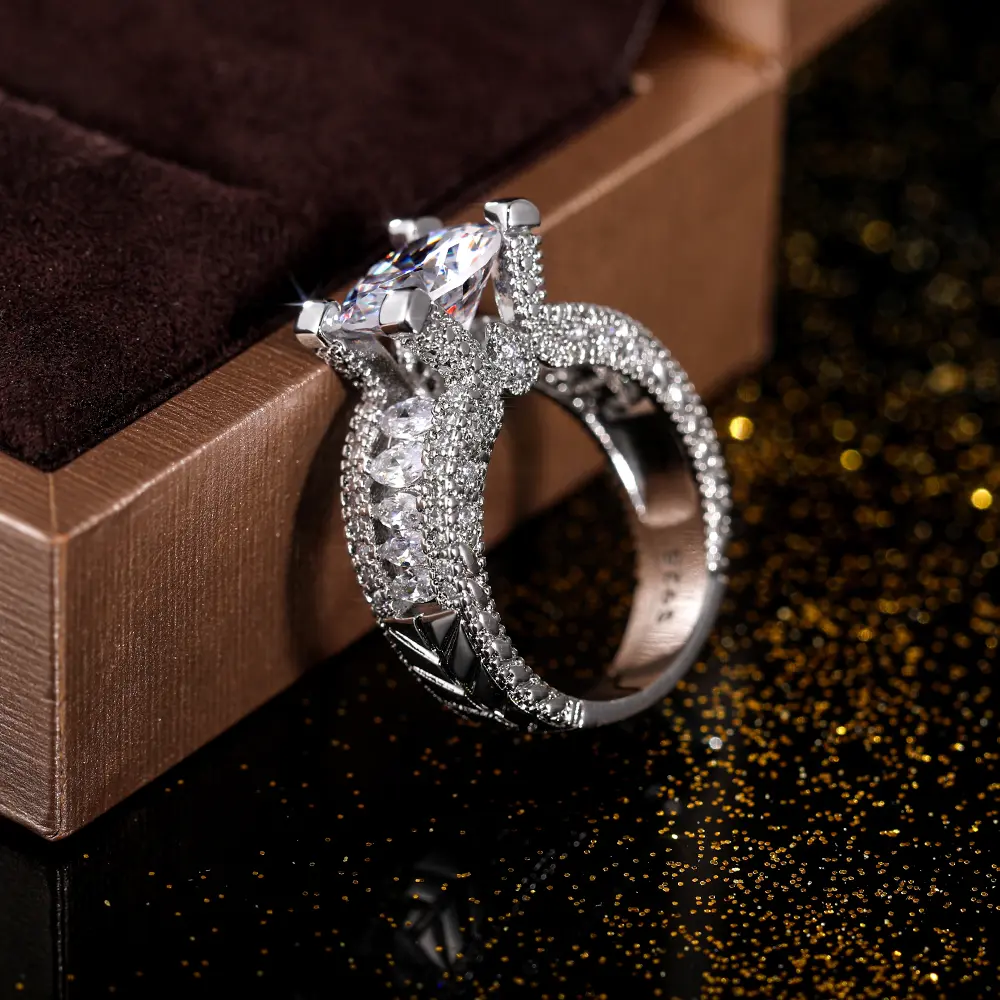 Huitan Classic Design Women Engagement Rings Big 10mm Round Cubic Zirconia Luxury Female Wedding Band Rings Timeless Jewelry New