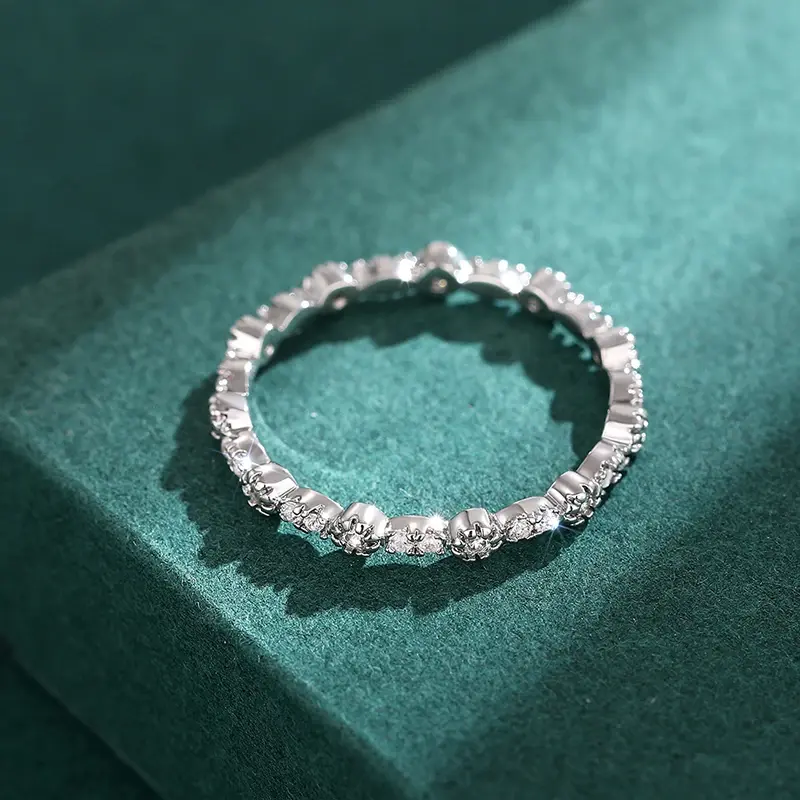 Huitan Silver Color Women Rings with Crystal Cubic Zirconia Exquisite Thin Ring for Female Daily Wear Fashion Versatile Jewelry