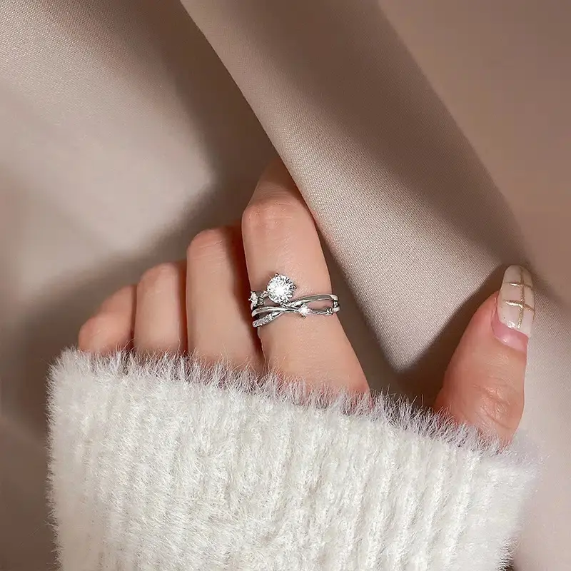 Huitan Trendy Women Rings 2023 New Wedding Accessories Dazzling Cubic Zirconia Temperament Elegant Female Engagement Jewelry