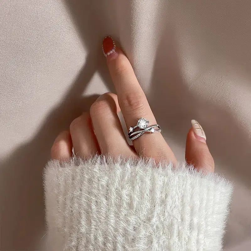 Huitan Trendy Women Rings 2023 New Wedding Accessories Dazzling Cubic Zirconia Temperament Elegant Female Engagement Jewelry