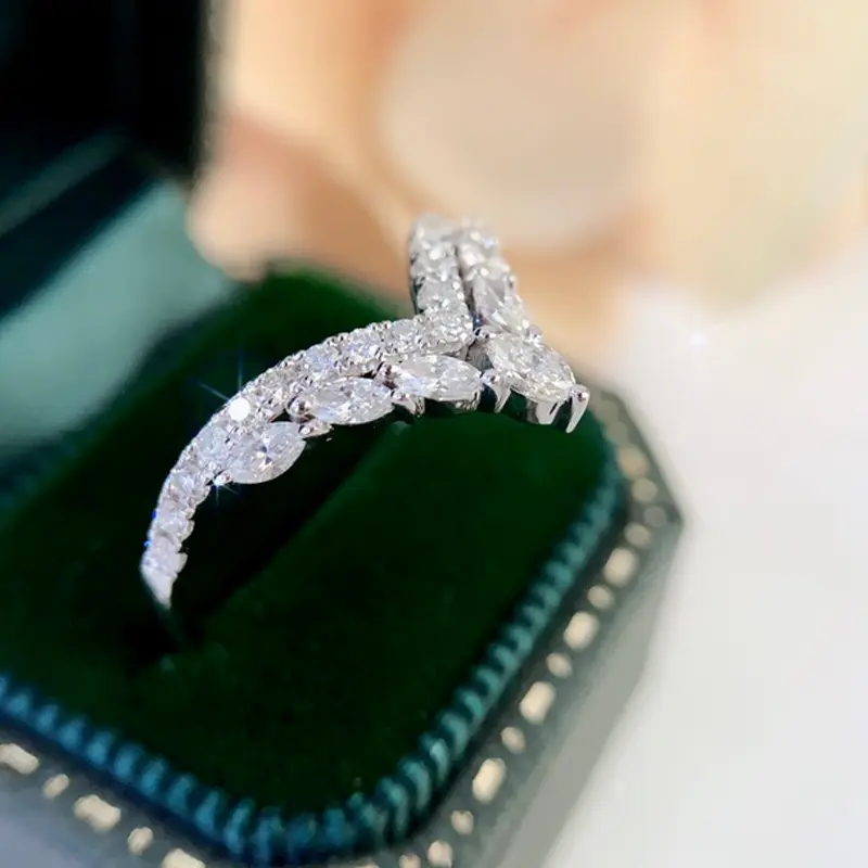 Huitan Temperament Women's Ring Silver Color Fashion Versatile Female Rings for Wedding Engagement Party Jewelry Wholesale Bulk