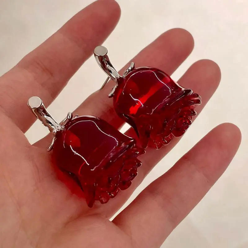 2025 New Fashion Red Resin Rose Stud Earrings For Women Exaggerated Metal Large Flower Temperament Earrings Jewelry Accessories