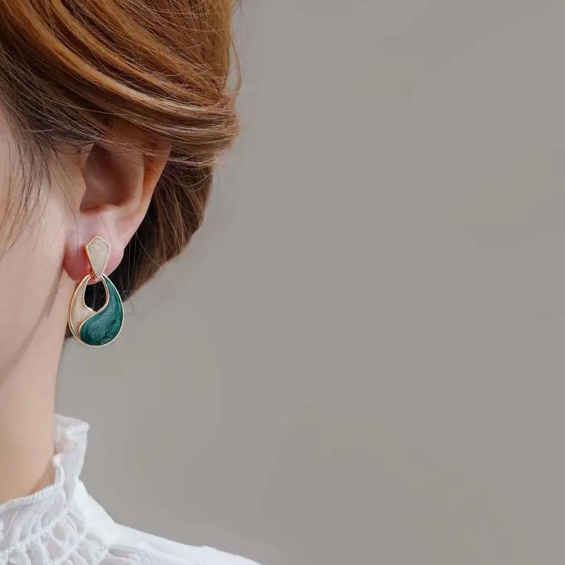 Vintage Blue Enamel Water-Drop Dangle Earrings for Women Elegant Geometric Hollow Drop Earring Wedding Party Jewelry Accessories