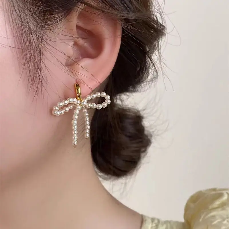 Vintage White Bowknot Pearl Dangle Earrings For Women Elegant Imitation Pearl Temperament Earrings Wedding Jewelry Gifts