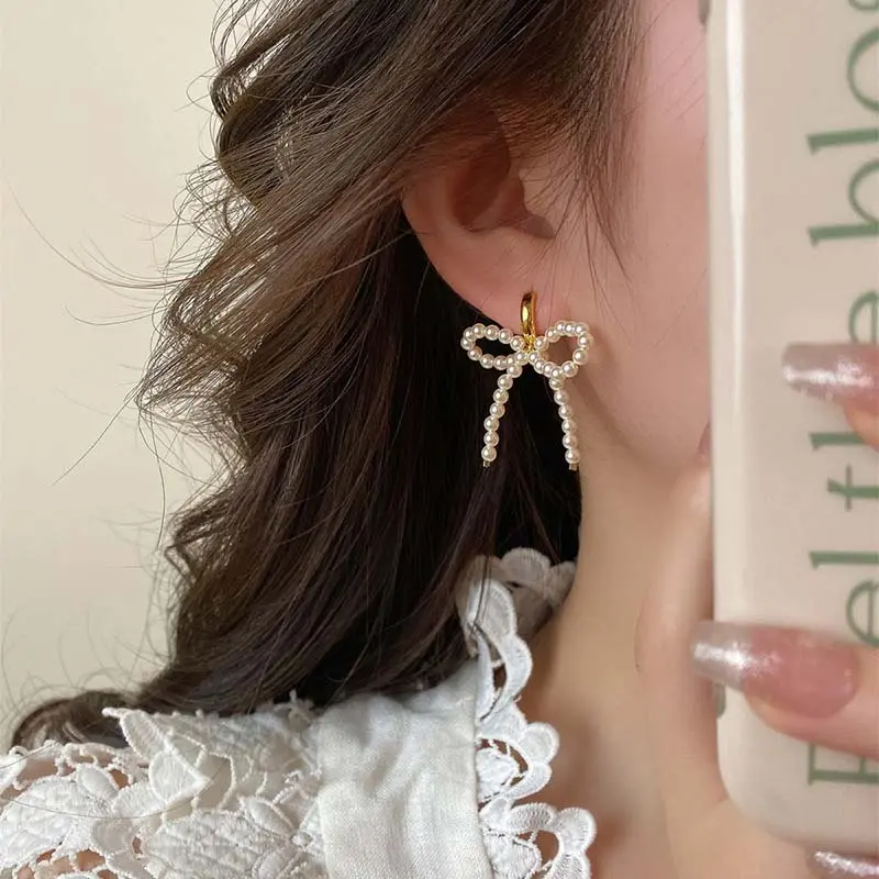 Vintage White Bowknot Pearl Dangle Earrings For Women Elegant Imitation Pearl Temperament Earrings Wedding Jewelry Gifts