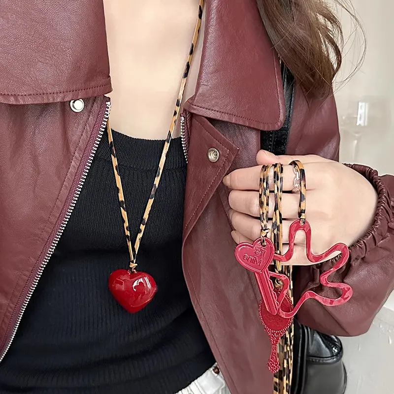Exquisite Red Flower Hollow Irregular Pendant Necklace for Women Simple Leopard Print Adjustable Chain Clavicle Chain Jewelry