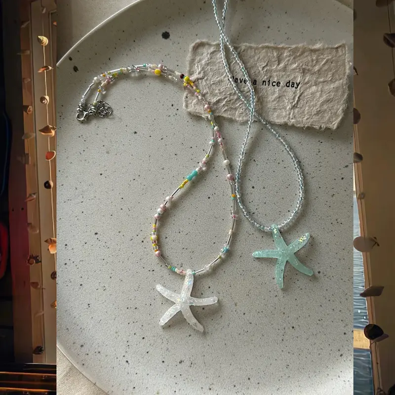 Y2K Colored Resin Starfish Pendant Necklace for Women Star Bead Adjustable Clavicle Chain Stacked Necklace Holiday Jewelry Gifts