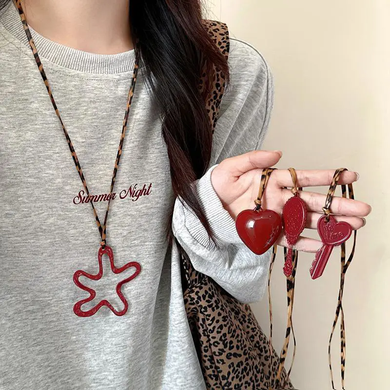 Exquisite Red Flower Hollow Irregular Pendant Necklace for Women Simple Leopard Print Adjustable Chain Clavicle Chain Jewelry
