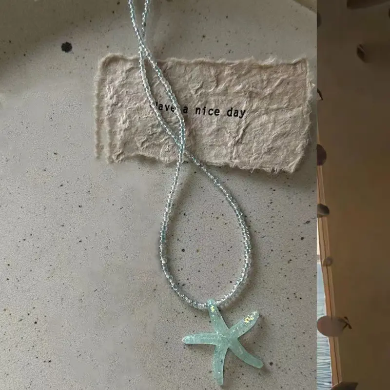 Y2K Colored Resin Starfish Pendant Necklace for Women Star Bead Adjustable Clavicle Chain Stacked Necklace Holiday Jewelry Gifts