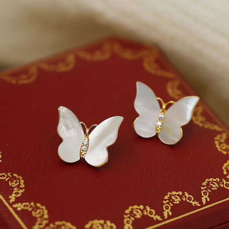 Classic White Color Fritillaria Butterfly Stud Earrings for Women Luxury Fashion Shell Style Earrings Wedding Party Jewelry Gift