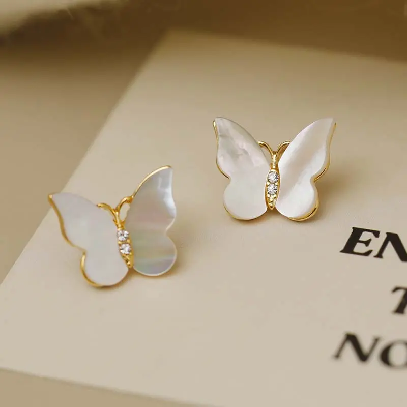 Classic White Color Fritillaria Butterfly Stud Earrings for Women Luxury Fashion Shell Style Earrings Wedding Party Jewelry Gift