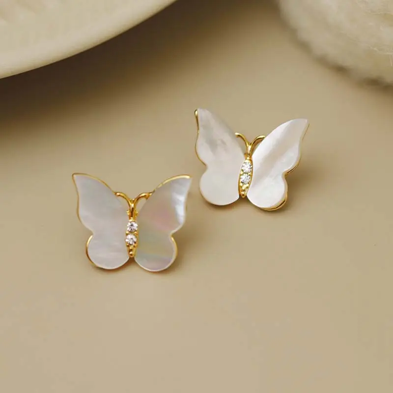 Classic White Color Fritillaria Butterfly Stud Earrings for Women Luxury Fashion Shell Style Earrings Wedding Party Jewelry Gift