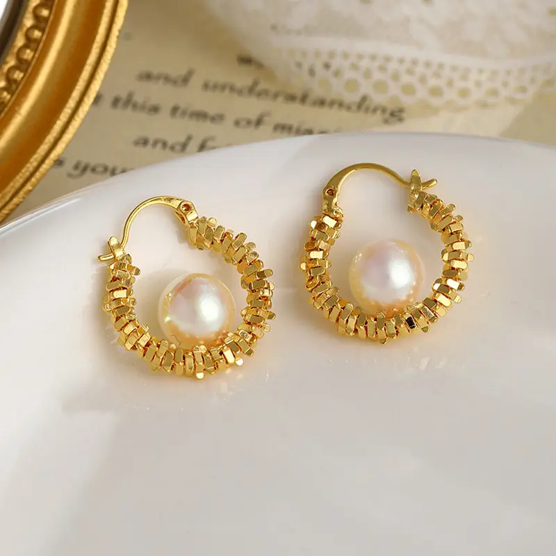 Luxury Imitation Pearl Hoop Earrings for Women Shiny Geometric Metal Circle Earrings Fashion Wedding Jewelry accessories Gifts