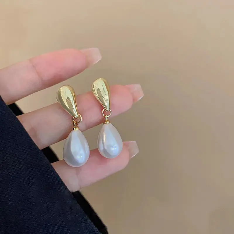 2025 New Trendy Imitation Pearl Pendant Earrings for Women Temperament Water Droplet Pearl Drop Earrings Fashion Wedding Jewelry