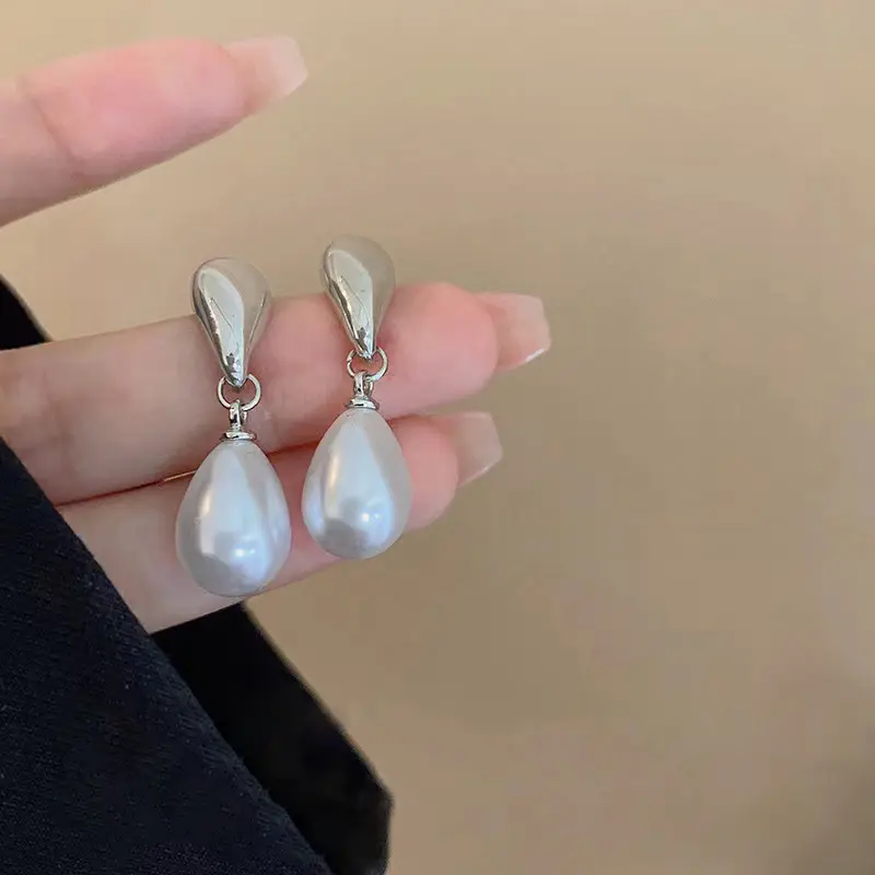 2025 New Trendy Imitation Pearl Pendant Earrings for Women Temperament Water Droplet Pearl Drop Earrings Fashion Wedding Jewelry