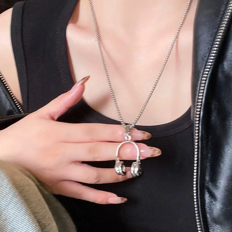 Minimalism Music Earphones Pendant Adjustable Necklace for Women Men Silver Color Earphones Clavicle Chain Sweater Chain Jewelry