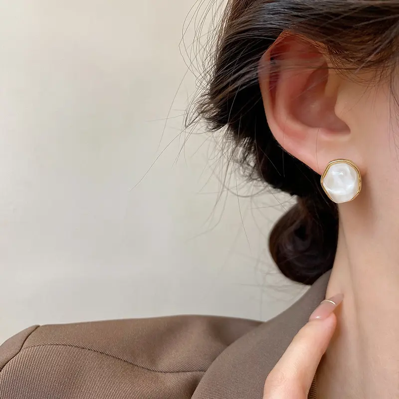 Korean Drip Oil White Geometric Stud Earrings for Women Temperament Irregular Metal Earrings Fashion Wedding Jewelry GIft 2025